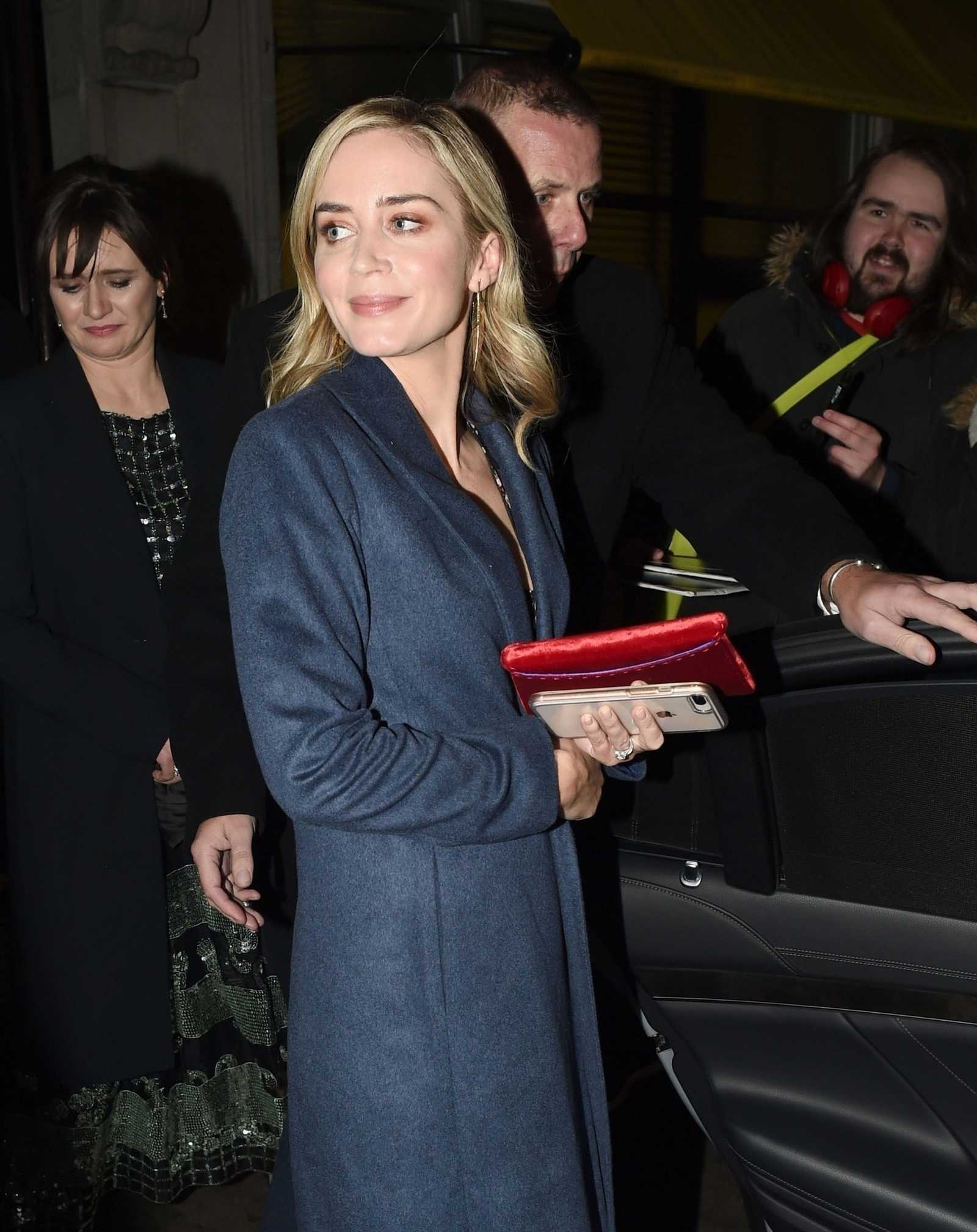 Emily_Blunt_is_spotted_leaving_a_swanky_establishment_in_Mayfair_12142018-02.jpg