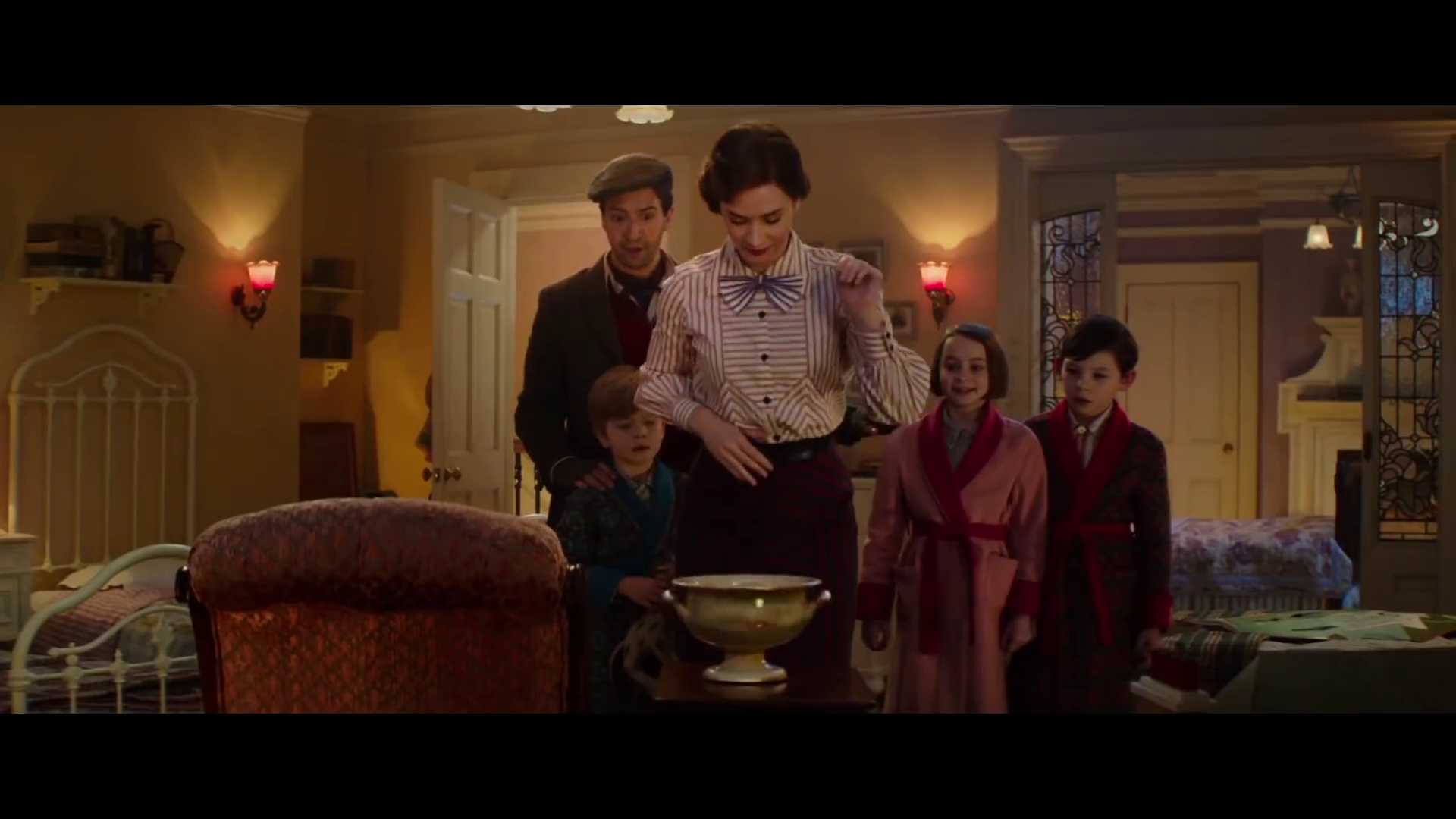 Mary_Poppins_Trailer-19.jpg