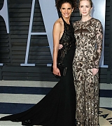 Emily_Blunt_-_2018_Vanity_Fair_Oscar_Party_in_Beverly_Hills2C_CA_-_March_42C_2018-01.jpg