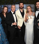 Emily_Blunt_-_24th_annual_Critics__Choice_Awards_5BCocktails5D_on_January_132C_2019-01.jpg