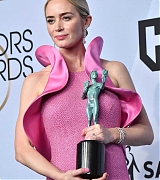 Emily_Blunt_-_25th_Annual_Screen_Actors_Guild_Awards_Pressroom_in_Los_Angeles_01272019-32.jpg