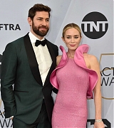 Emily_Blunt_-_25th_Annual_Screen_Actors_Guild_Awards_in_Los_Angeles_01272019-04~0.jpg