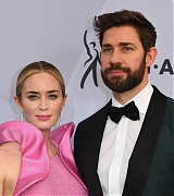 Emily_Blunt_-_25th_Annual_Screen_Actors_Guild_Awards_in_Los_Angeles_01272019-07.jpg