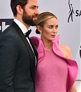 Emily_Blunt_-_25th_Annual_Screen_Actors_Guild_Awards_in_Los_Angeles_01272019-34.jpg