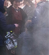 Emily_Blunt_-_Filming__Mary_Poppins_Returns__in_Central_London_on_March_3-11.jpg