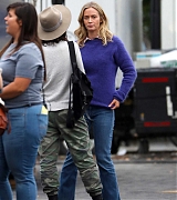 Emily_Blunt_-_Filming_in_upstate_New_York_on_October_25-01.jpg