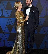 Emily_Blunt_-_Governors_Awards_in_Los_Angeles_28November_182C_201829-05.jpg