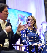 Emily_Blunt_-_Mary_Poppins_Returns_Screening_in_Los_Angeles_01122019-04.jpg