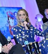 Emily_Blunt_-_Mary_Poppins_Returns_Screening_in_Los_Angeles_01122019-06.jpg