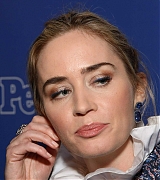 Emily_Blunt_-_The_Cinema_Society_s_Screening_of___Mary_Poppins_Returns___in_New_York_City_12172018-11.jpg