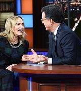 Emily_Blunt_-_The_Late_Show_with_Stephen_Colbert_-_December_18_2018-01.jpg