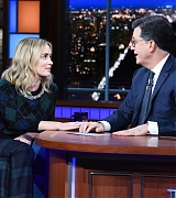 Emily_Blunt_-_The_Late_Show_with_Stephen_Colbert_-_December_18_2018-03.jpg