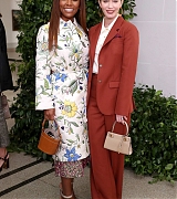 Emily_Blunt_-_Tory_Burch_NYFW_SS20_at_the_Brooklyn_Museum_on_September_082C_2019_in_Brooklyn_City-03.jpg