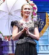 Emily_Blunt_-__Mary_Poppins_Returns__Japan_premiere_in_Tokyo2C_Japan_January_232C_2019-08.jpg