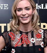 Emily_Blunt_-__Mary_Poppins_Returns__film_presentation_in_New_York_-_12012018-02.jpg