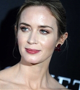 Emily_Blunt___John_Krasinski_-_A_Quiet_Place_Premiere_in_New_York_City_on_April_2_2018-02.jpg