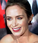 Emily_Blunt___John_Krasinski_-_A_Quiet_Place_Premiere_in_New_York_City_on_April_2_2018-07.jpg