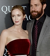 Emily_Blunt___John_Krasinski_-_A_Quiet_Place_Premiere_in_New_York_City_on_April_2_2018-16.jpg