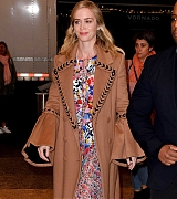 Emily_Blunt_in_New_York_on_March_29_2018-04.jpg